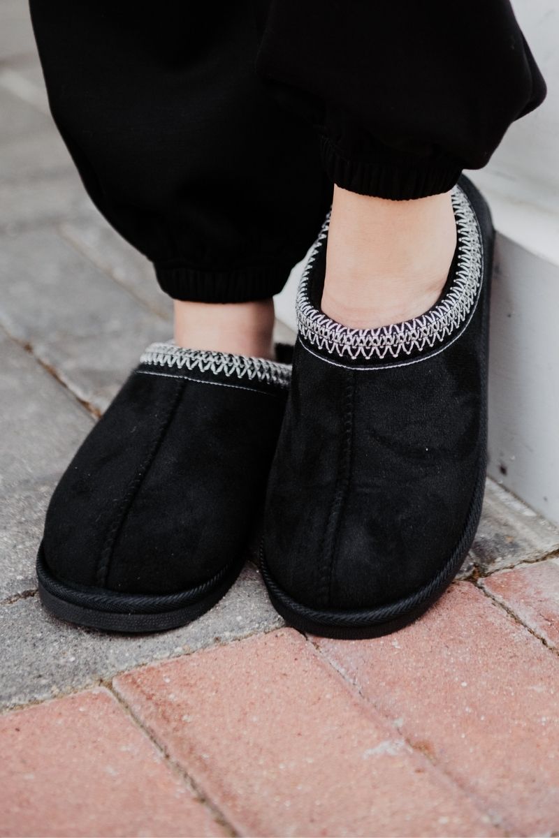 Black Embroidered Women's Wholesale House Slippers